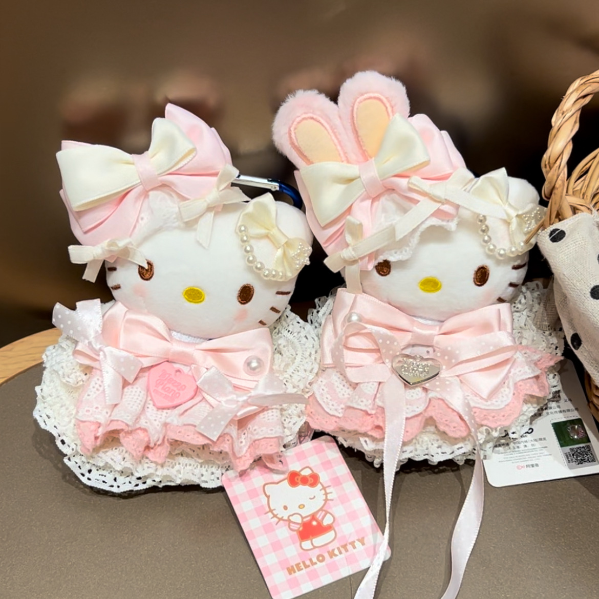 Car Accessories In Japan - Pelúcia Sanrio Hello Kitty com Vestido